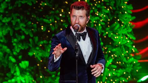 Who Is Brett Eldredge? Meet the Singer Amid Kelly Clarkson Rumors ...