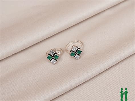 Pair Of Green And Crystal Stone Silver Toe Rings – Sundari Silks