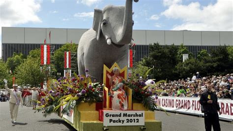 Oregon Zoo's baby elephant Tula-Tu to lead this Portland parade | kgw.com
