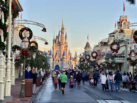Lightning Lane Premier Pass Sold Out at Walt Disney World Parks Into ...