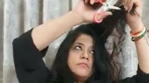 Iran Hijab Noida doctor shaves hair in support of ongoing hijab protest ...