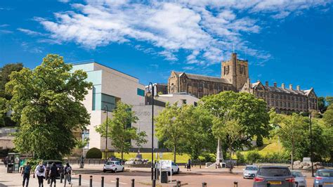 Real Estate Degrees & Courses | Uni Compare