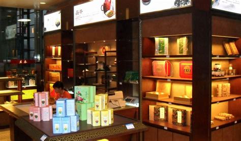传统茶叶店 VS 新式茶叶店——茶行业的传承与创新_年轻人