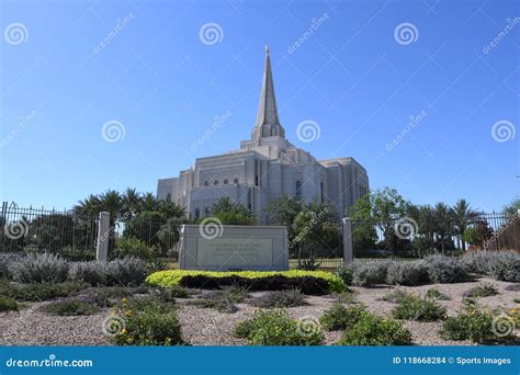 The Mormon Gilbert Arizona Temple in Gilbert Arizona Editorial Stock ...