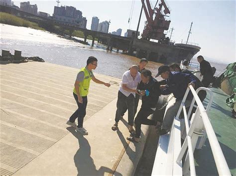 椒江：60分钟海上救援 遇险5人全部获救-台州频道