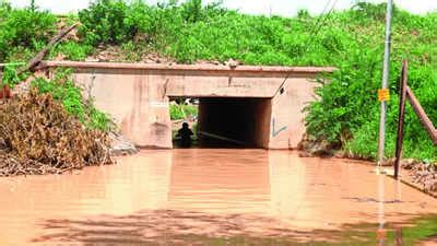 Commuters Hit As Croma Road Railway Underpass Inundated | Bengaluru ...