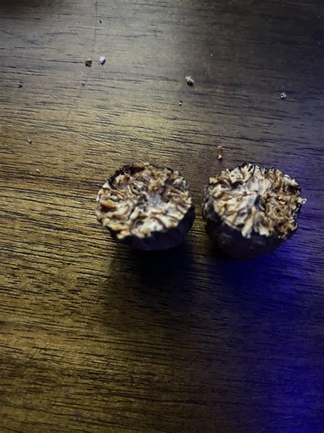 White stuff is mold? Looks a bit fuzzy from the side angle also : r/nutmeg