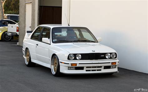 Jaw-Dropping E30 M3 Will Turn You into an Old-School BMW Fan - autoevolution