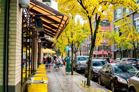 12 Things to Know: Living in SEATTLE VS. PORTLAND