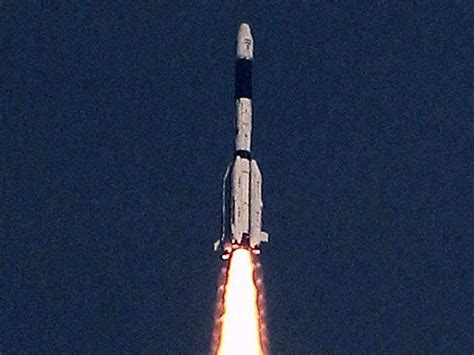 Sikh devotees perform on the occasion of 'Prakash Utsav' - January 5 ...