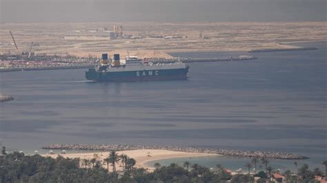 Fully-loaded Kuwaiti tanker attacked by Iran near Dubai, oil spill feared