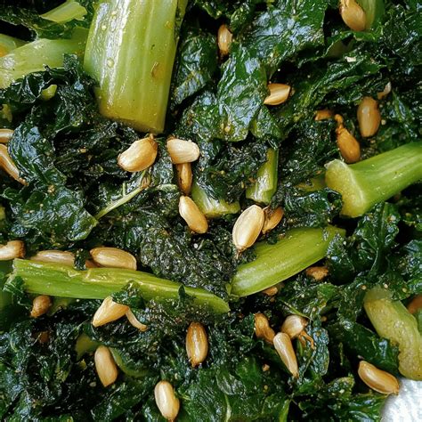 Delicious Mustard Greens with Sunflower Seeds Recipe
