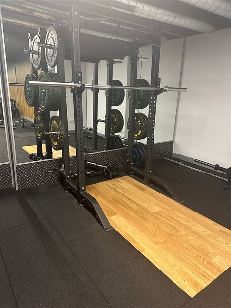 SilentTile Acoustic Gym Flooring for Noise Reduction – Sound Deadening UK