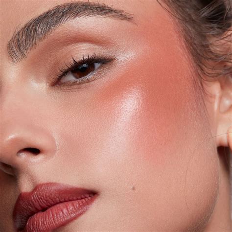 https://assets.vogue.com/photos/65a181912c849a74fa547123/master/w_2560%2Cc_limit/00-story%2520%2842%29.jpg