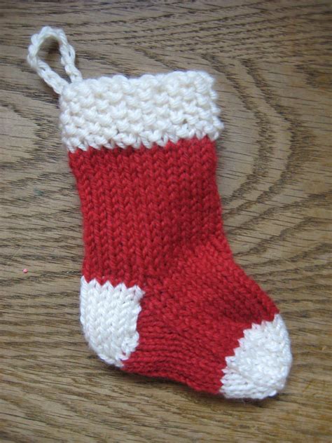 Free Christmas Stocking Knit Pattern - Pattern Tips Archive