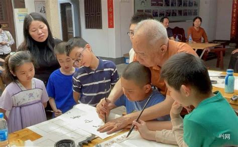 阜阳市颍东区插花镇二学区中心学校举行“传承优良家风 争做时代新人”演讲比赛_安青网