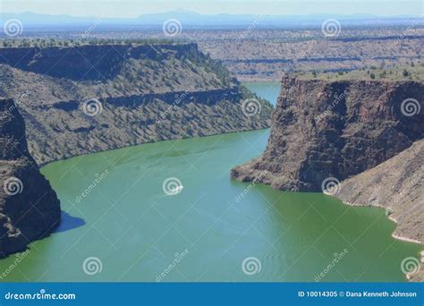 Lake Billy Chinook stock image. Image of oregon, convergence - 10014305