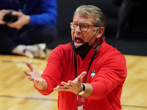 UConn Coach Geno Auriemma Salary - USA TODAY