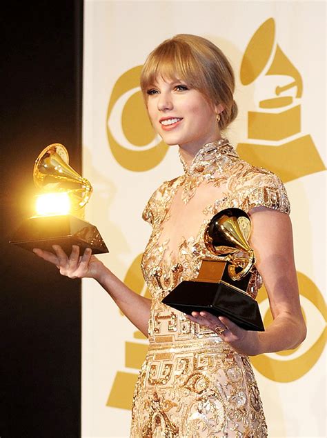 Taylor Swift Thanks Ryan Reynolds and Blake Lively In Her Grammy's ...