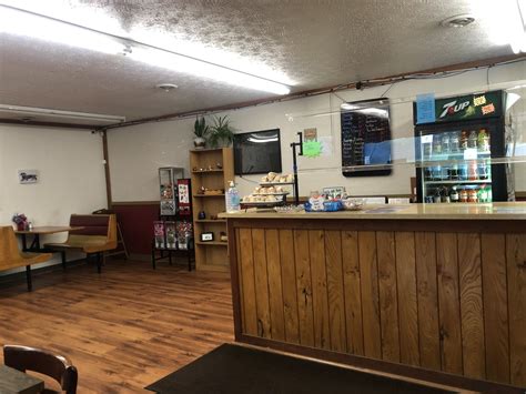 Philippi Edition: Hot Dog Hut - Candace Lately