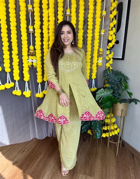 Zayeraa chinnon pastel green co-ord set