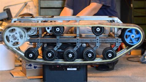 Afbeeldingsresultaten voor tank tracks