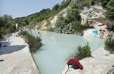 piscine termali bagno vignoni 5 terme all aperto imperdibili in italia piscine termali bagno vignoni 5 terme all aperto imperdibili in italia