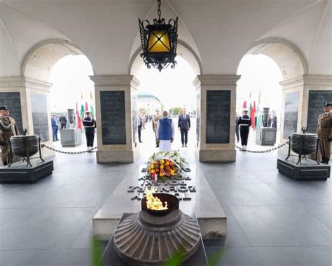 PM Modi pays tribute at the Tomb of the Unknown Soldier in Warsaw