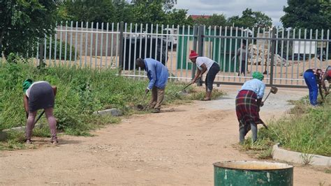 Local Community Assist with Cowdray Park Site Clearance – Built To Care Zimbabwe