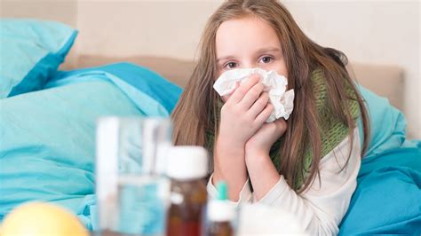 孩子感冒吃药就可以？专家提醒 感冒药不能乱吃有一种需谨慎-复禾健康