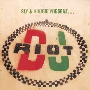 DJ Riot: Various Artists: Amazon.in: Music}