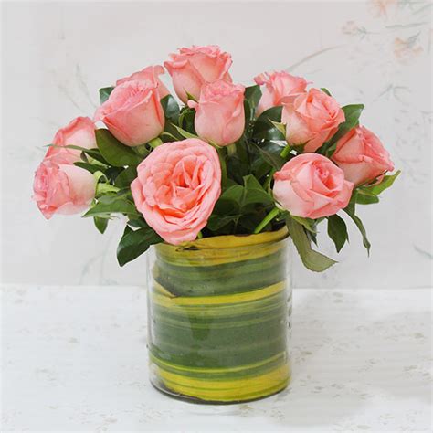 Send Peach Roses in Glass Vase Online - PRE18026VL18 | Giftalove