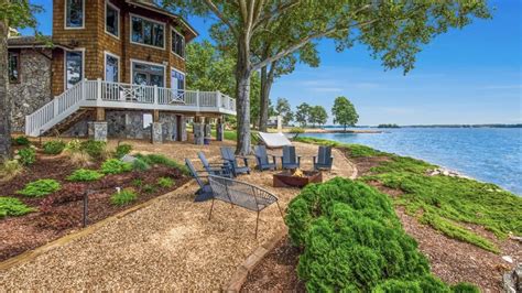 8 stunning Airbnbs on the lake, starting at $300 a night - Axios Charlotte