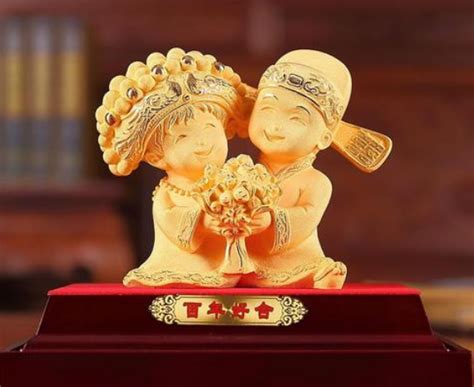 订婚要什么礼物吗最新素材