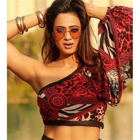 Shweta Tiwari sheds 10 kg, stuns everyone with her amazing physical ...