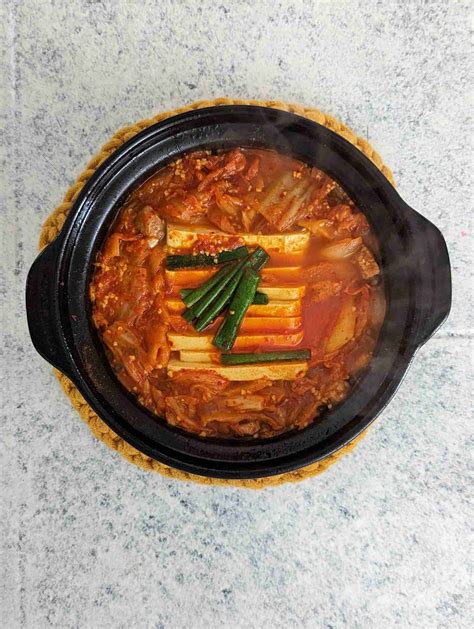 Best Kimchi Stew (Kimchi Jjigae) - Creativelee Foodie