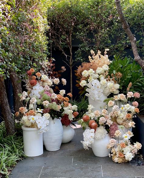 Saturday Style File Contemporary Chic Ceremony Vibe Our ribbed plinths ...