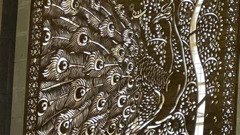 How 900 Indian Carpet Weavers Spun Artistic Motifs, Designs to Adorn ...