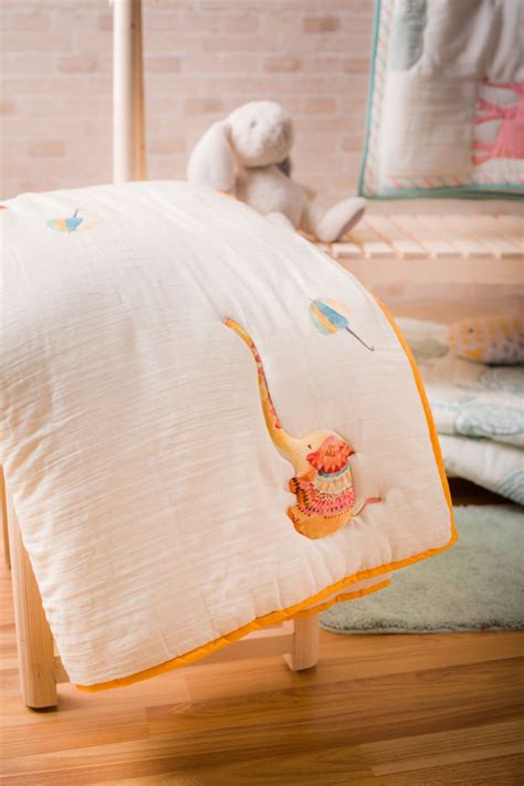 ELEPHANT WITH UMBRELLA QUILT – ITSYBOO