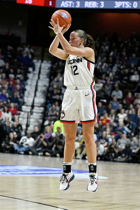UConn women hit a program-record 20 3-pointers in rout of Iowa State