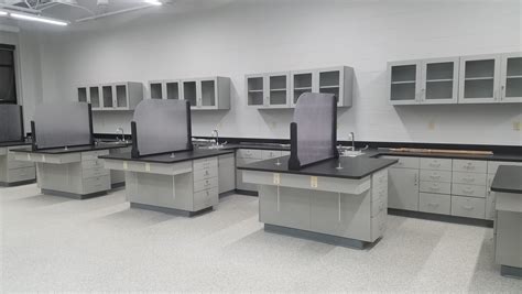 School Science Lab Design 的图像结果