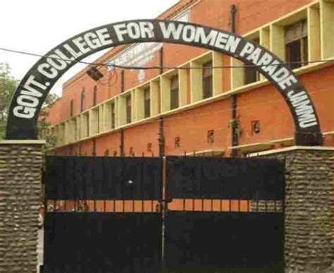 GCW, Parade in collaboration with GCW Shimla/CCT,Kanyakumari organized ...