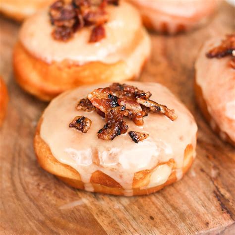 Maple Bacon Donuts – Mess in the Kitchen