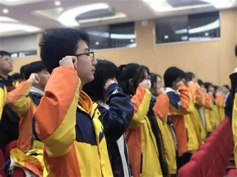郑州同一初中12名同学“三级跳”，考入西安交大少年班本硕连读 | 极目新闻
