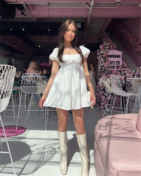 Chloe Rosenbaum - Modelo - ColorMusic