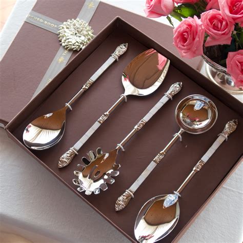 CUTLERY SETS & TABLE WARE – THATCHED ROOF