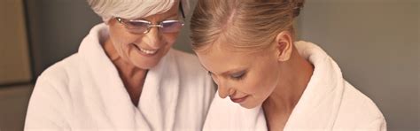 Skin tears in elderly people – how to care for them