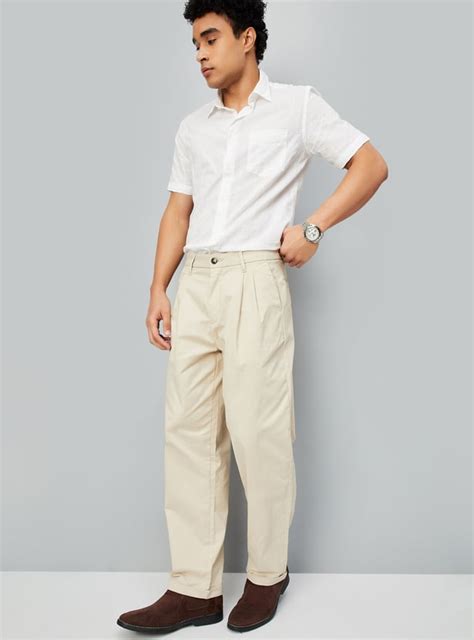 Buy Men Solid Pleated Regular Fit Chinos Online at just Rs. 999.0 ...