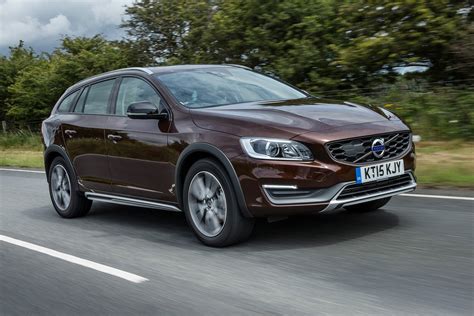 Volvo V60 Cross Country (2015-2018) Review | heycar