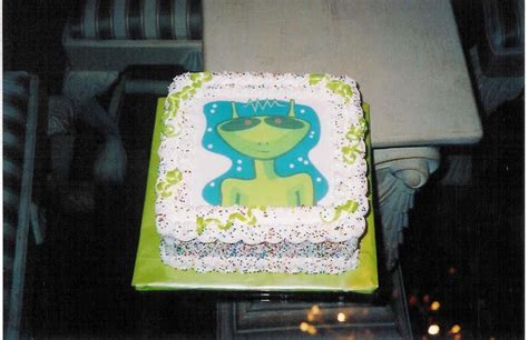 Alien Cake Cast 的图像结果